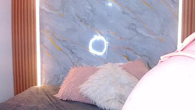 rebecagoldene online show from 30, 3, 2026