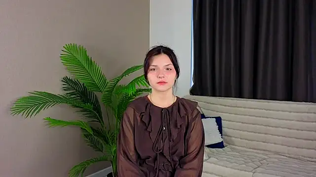 NyraVesperis online show from 25, 3, 2026