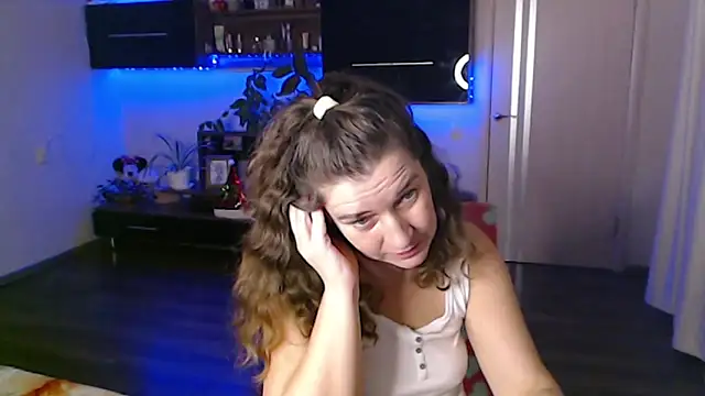Snapshot of SofiaBoone chatting on 18, 12, 2025 SofiaBoone online show from 18, 12, 2025