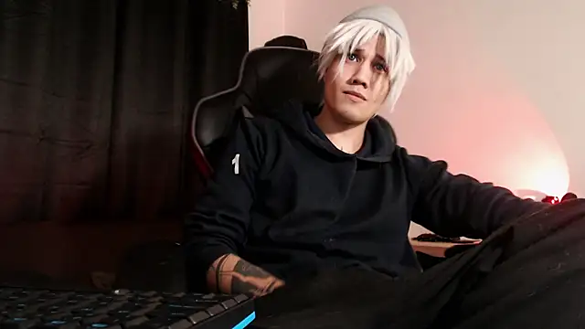 Snapshot of zack_morgan chatting on 21, 12, 2025 zack morgan online show from 21, 12, 2025