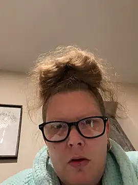 kissmyarch online show from 12, 1, 2026