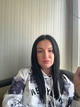 MeganBlueq online show from 13, 4, 2026