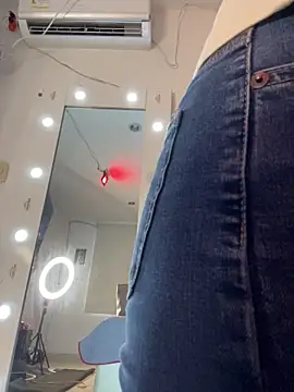 Snapshot of Valeria-escobar chatting on 6, 5, 2026 Valeria-escobar online show from 6, 5, 2026