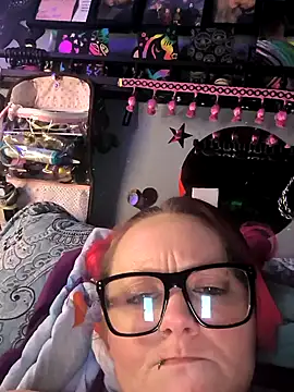 Snapshot of MidnightSeducer@xh chatting on 5, 2, 2026 MidnightSeducerxh online show from 5, 2, 2026