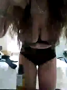 Snapshot of NovaMia chatting on 5, 2, 2026 NovaMia online show from 5, 2, 2026