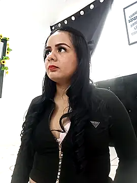 Snapshot of Violetawiliams chatting on 15, 12, 2025 Violetawiliams online show from 15, 12, 2025