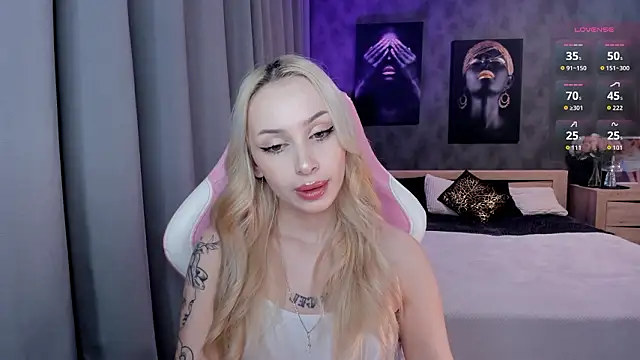 LanaMiracle online show from 8, 2, 2026