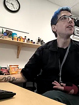 AskAveryAnything online show from 15, 12, 2025