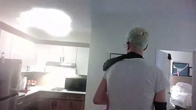 AskAveryAnything online show from 18, 3, 2026