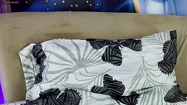 Snapshot of bella_moonlight_cr chatting on 8, 2, 2026 bella moonlight cr online show from 8, 2, 2026