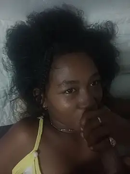 Snapshot of SkinnyAndBrunette chatting on 21, 12, 2025 SkinnyAndBrunette online show from 21, 12, 2025