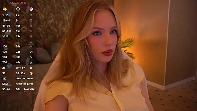 Snapshot of MollyyMayy chatting on 17, 5, 2026 MollyyMayy online show from 17, 5, 2026