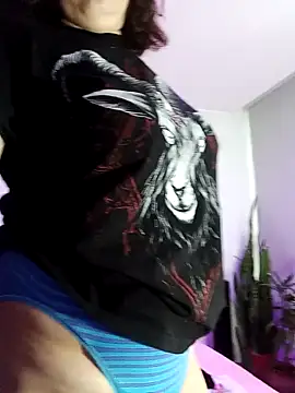 Divine Pouvoir online show from 15, 4, 2026