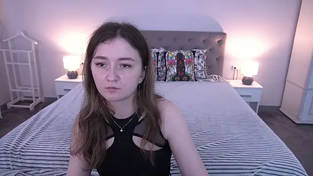 Snapshot of CyrenaLuxe chatting on 11, 6, 2026 CyrenaLuxe online show from 11, 6, 2026