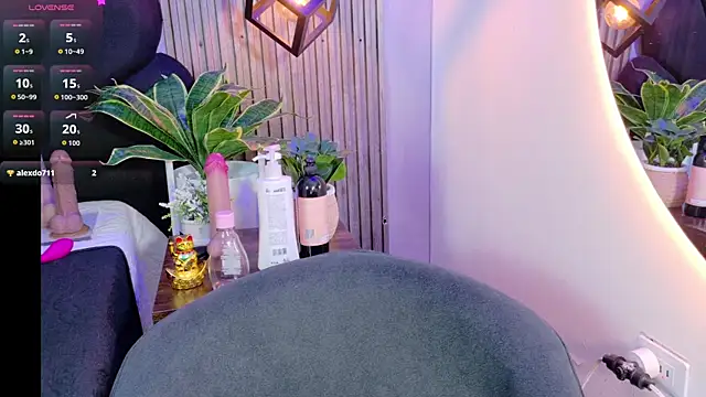 Snapshot of vicky_lopez chatting on 25, 5, 2026 vicky lopez online show from 25, 5, 2026