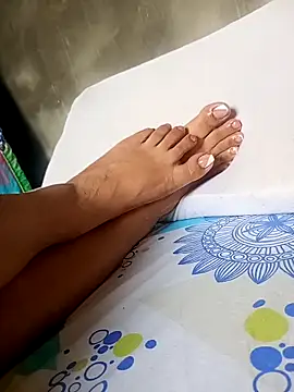 Snapshot of Aleinad16 chatting on 18, 12, 2025 Aleinad16 online show from 18, 12, 2025