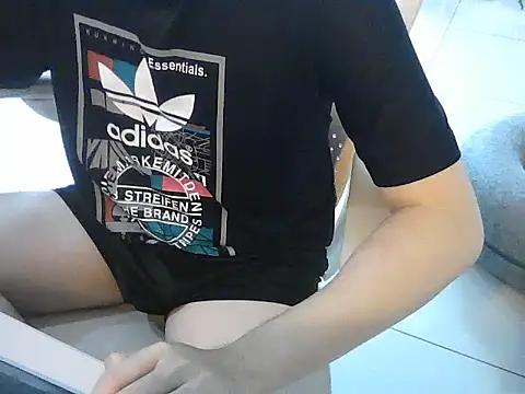 Snapshot of YourBoYyyyyyyy chatting on 15, 12, 2025 YourBoYyyyyyyy online show from 15, 12, 2025