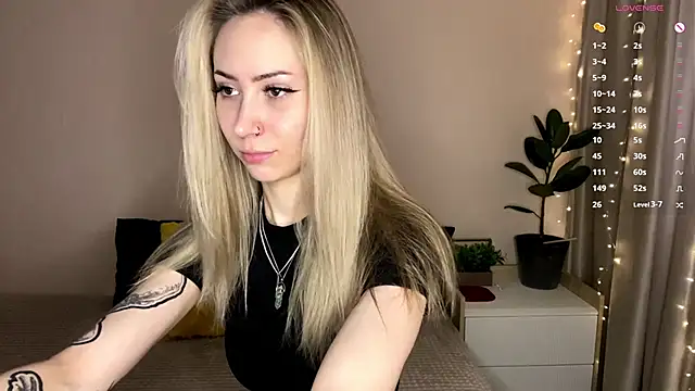 sun under skyy online show from 18, 2, 2026