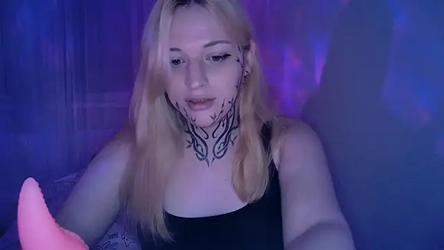 Snapshot of AlexaLaRose2 chatting on 14, 12, 2025 AlexaLaRose2 online show from 14, 12, 2025