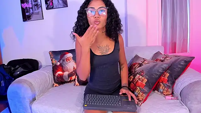 Snapshot of Paulete__W chatting on 15, 12, 2025 Paulete W online show from 15, 12, 2025