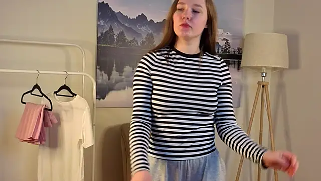 Snapshot of PatHusselbee chatting on 14, 12, 2025 PatHusselbee online show from 14, 12, 2025