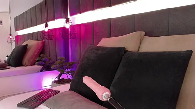 luna blannco online show from 9, 1, 2026