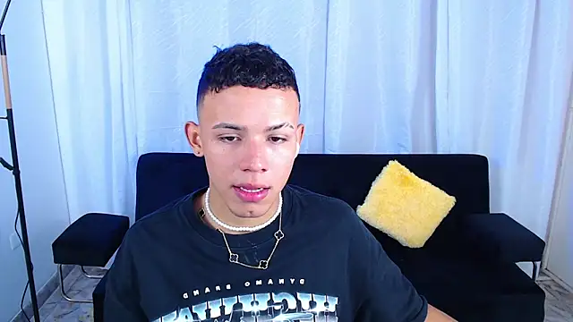 Snapshot of Jakee_18 chatting on 15, 12, 2025 Jakee 18 online show from 15, 12, 2025