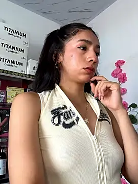 Snapshot of lunaluxury22 chatting on 19, 1, 2026 lunaluxury22 online show from 19, 1, 2026