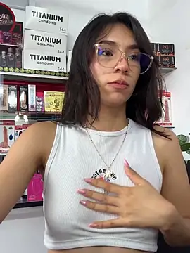 Snapshot of lunaluxury22 chatting on 7, 2, 2026 lunaluxury22 online show from 7, 2, 2026