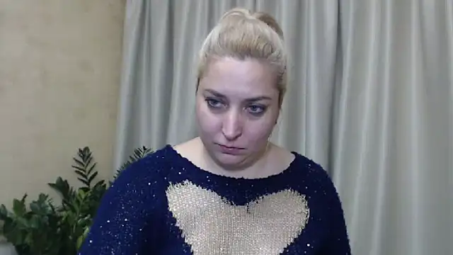 Snapshot of sweetpussy13 chatting on 8, 12, 2024 sweetpussy13 online show from 8, 12, 2024