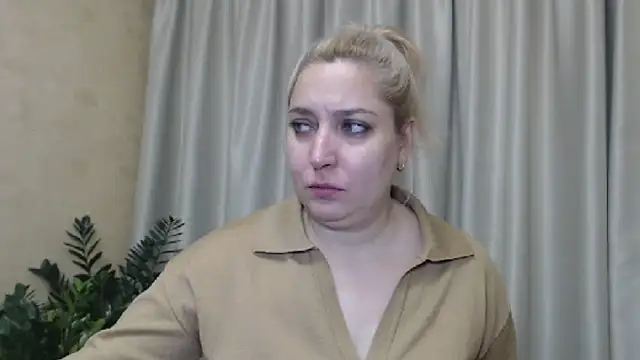 Snapshot of sweetpussy13 chatting on 11, 12, 2024 sweetpussy13 online show from 11, 12, 2024