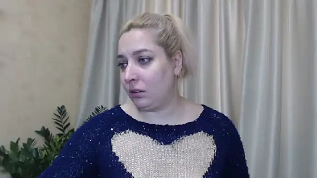 Snapshot of sweetpussy13 chatting on 14, 12, 2024 sweetpussy13 online show from 14, 12, 2024