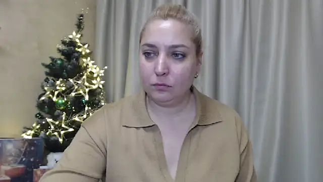 Snapshot of sweetpussy13 chatting on 19, 12, 2024 sweetpussy13 online show from 19, 12, 2024