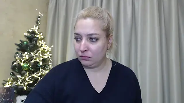 Snapshot of sweetpussy13 chatting on 20, 12, 2024 sweetpussy13 online show from 20, 12, 2024