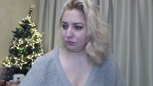 Snapshot of sweetpussy13 chatting on 21, 12, 2024 sweetpussy13 online show from 21, 12, 2024