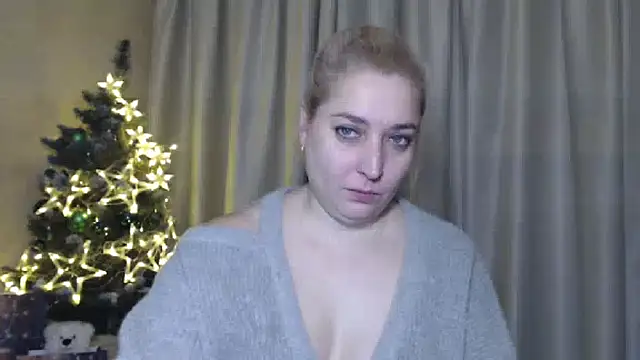 Snapshot of sweetpussy13 chatting on 26, 12, 2024 sweetpussy13 online show from 26, 12, 2024