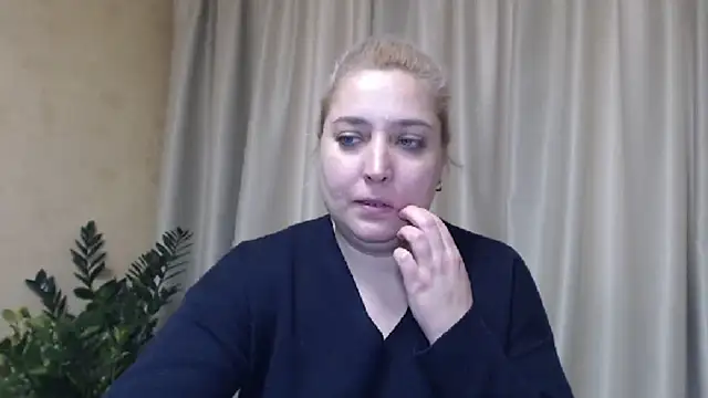 Snapshot of sweetpussy13 chatting on 6, 2, 2025 sweetpussy13 online show from 6, 2, 2025
