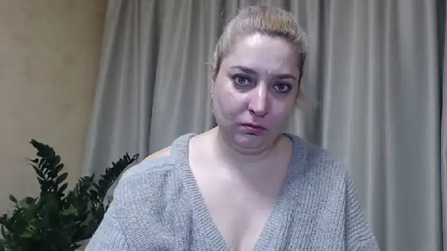 Snapshot of sweetpussy13 chatting on 28, 2, 2025 sweetpussy13 online show from 28, 2, 2025