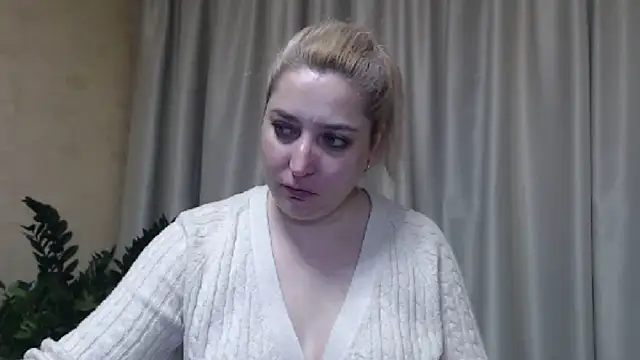 Snapshot of sweetpussy13 chatting on 2, 3, 2025 sweetpussy13 online show from 2, 3, 2025