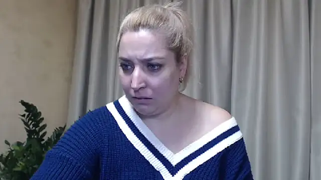 Snapshot of sweetpussy13 chatting on 4, 3, 2025 sweetpussy13 online show from 4, 3, 2025