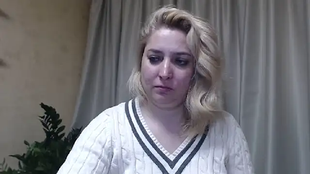 Snapshot of sweetpussy13 chatting on 16, 3, 2025 sweetpussy13 online show from 16, 3, 2025