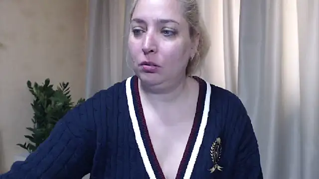 Snapshot of sweetpussy13 chatting on 1, 5, 2026 sweetpussy13 online show from 1, 5, 2026