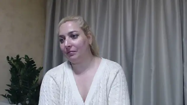 Snapshot of sweetpussy13 chatting on 16, 5, 2026 sweetpussy13 online show from 16, 5, 2026