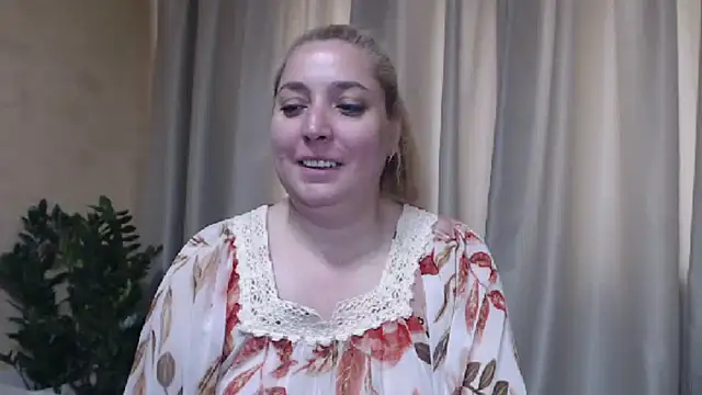 Snapshot of sweetpussy13 chatting on 26, 5, 2026 sweetpussy13 online show from 26, 5, 2026