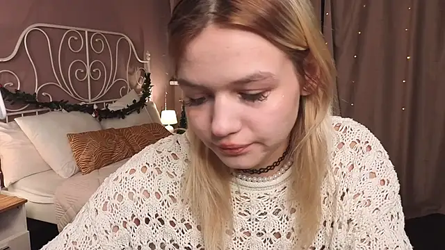 Snapshot of KianaVision chatting on 15, 12, 2025 KianaVision online show from 15, 12, 2025