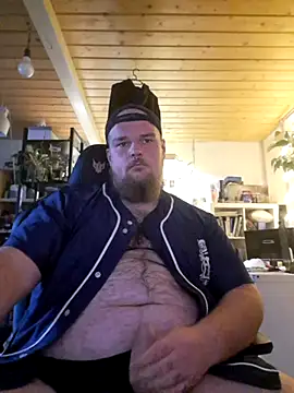 Snapshot of YoursxTruly chatting on 3, 7, 2026 YoursxTruly online show from 3, 7, 2026