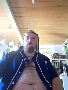 Snapshot of YoursxTruly chatting on 9, 7, 2026 YoursxTruly online show from 9, 7, 2026