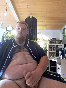 Snapshot of YoursxTruly chatting on 31, 7, 2026 YoursxTruly online show from 31, 7, 2026