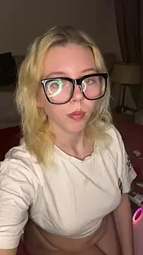 MonaNoire online show from 18, 2, 2026