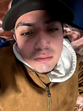 Snapshot of SilvaGF229 chatting on 14, 12, 2025 SilvaGF229 online show from 14, 12, 2025